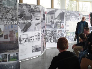 26 ausstellung 4.JPG