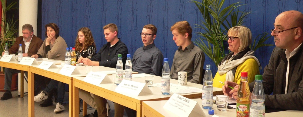 32 fif podium 1.JPG